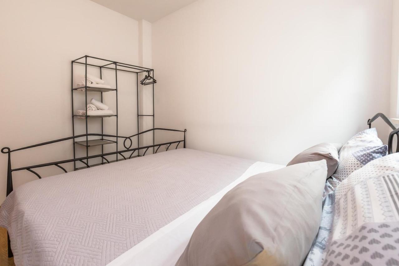 Modern Apartment 奥米什 外观 照片