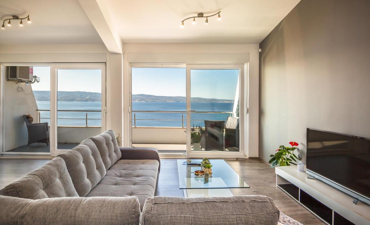 Modern Apartment 奥米什 外观 照片